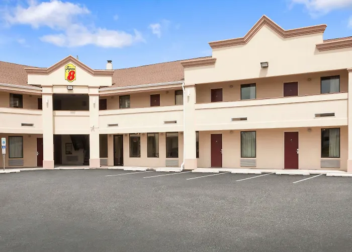 Super 8 By Wyndham Rahway/Newark Hotel