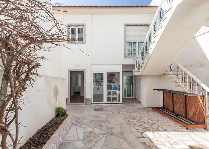 Blue Buddha Beach Rooms & Suites Ericeira