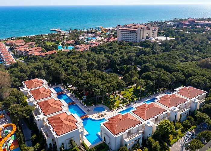 Bellis Deluxe Hotel & Heated For Winter Aqua Park
