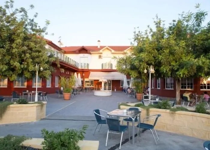 Hotel Mitra Crisálida Cabra