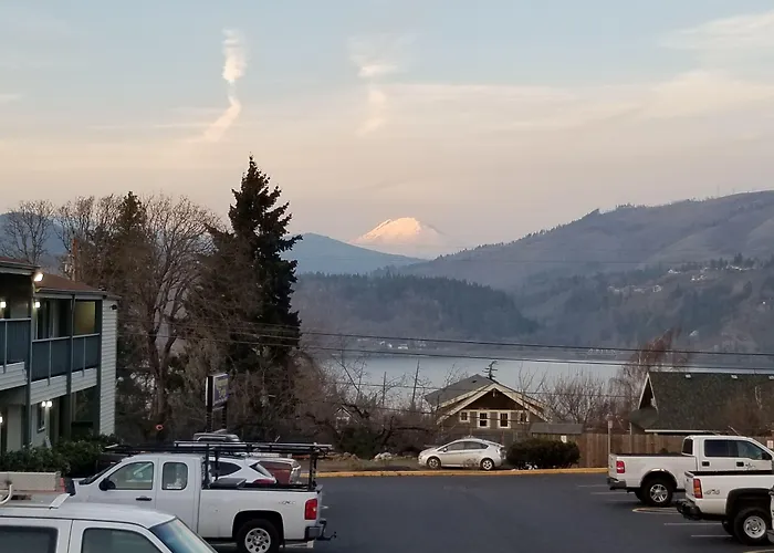 Riverview Lodge