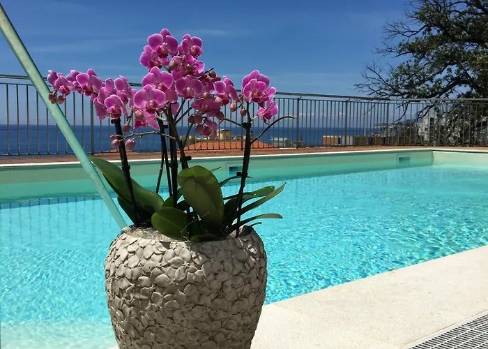 Hotel Mediterraneo Cavi di Lavagna