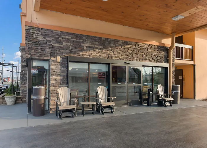 Mountain Vista Inn & Suites - Walking Distance To The Island Pigeon Forge