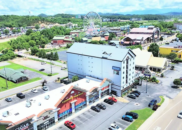 Mountain Vista Inn & Suites - Walking Distance To The Island Pigeon Forge