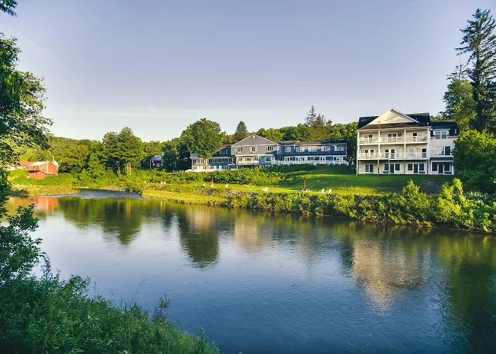 The Shire Woodstock Hotel