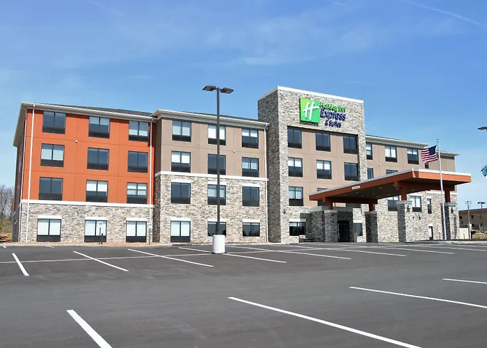 Holiday Inn Express & Suites Clarion By Ihg