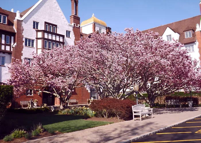 Montauk Manor Hotel