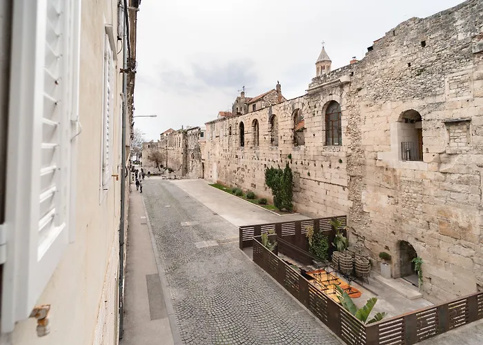 Tifani Luxury Rooms Split