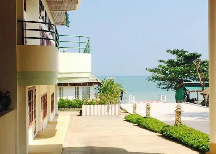 Khanom Golden Beach Hotel