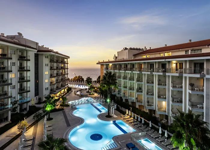 Ramada Hotel & Suites By Wyndham Kusadası