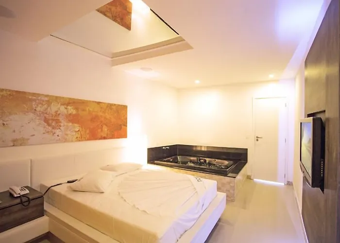 Dom Suites Motel (Adults Only)