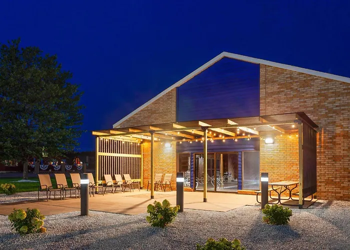 Days Inn By Wyndham Eagle River
