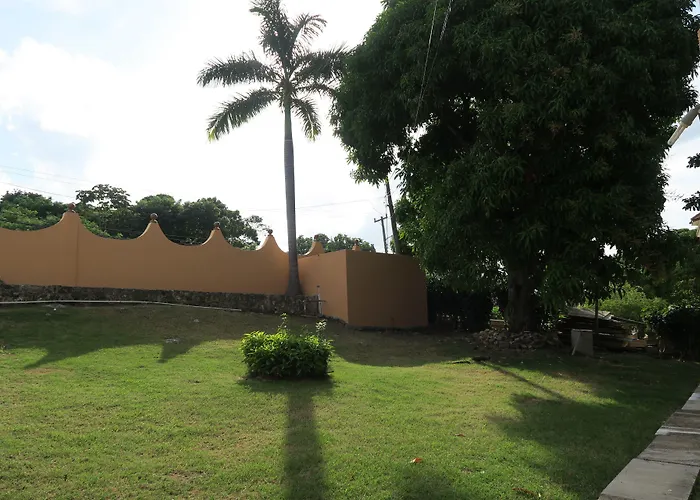 Enchanted Villas Inn