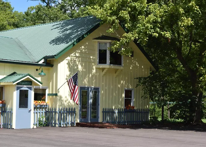 Green Valley Motor Lodge