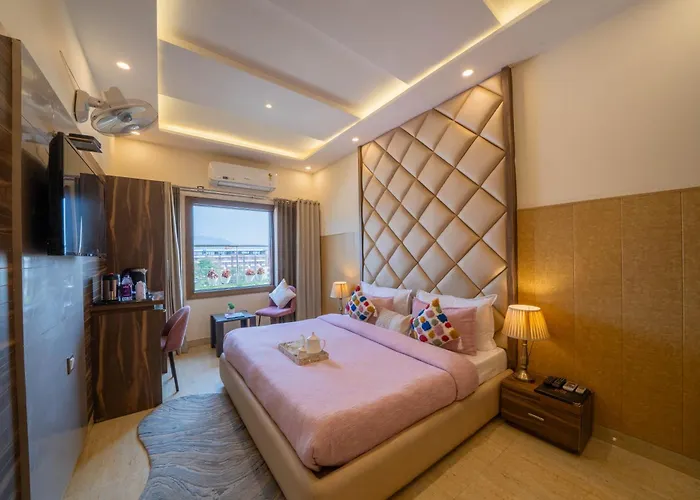Perfectstayz Premium Ganga Heights - Ganga View Rooftop Cafe