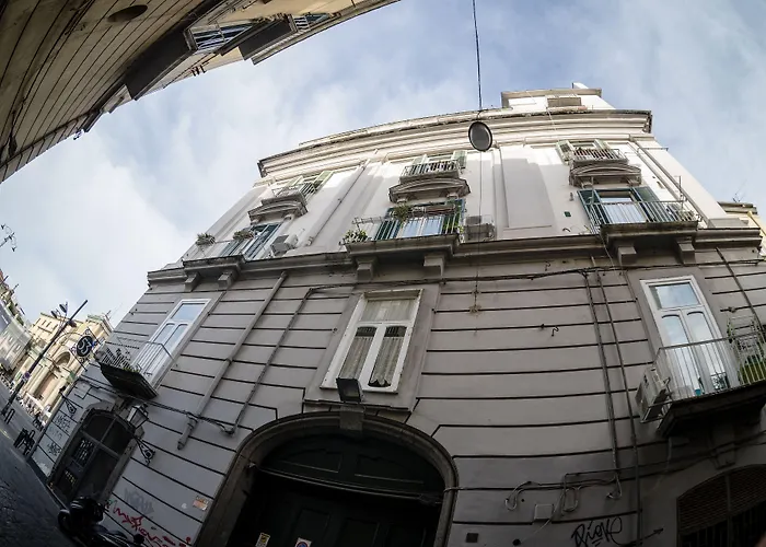 Le 4 Stagioni Dante'S Suites H Napoli Centro, By Clapa Group