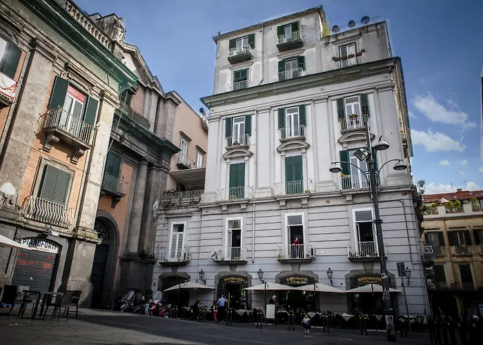 Le 4 Stagioni Dante'S Suites H Napoli Centro, By Clapa Group