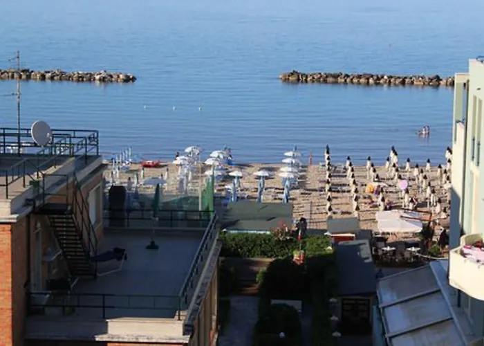 Hotel Plaza Pesaro