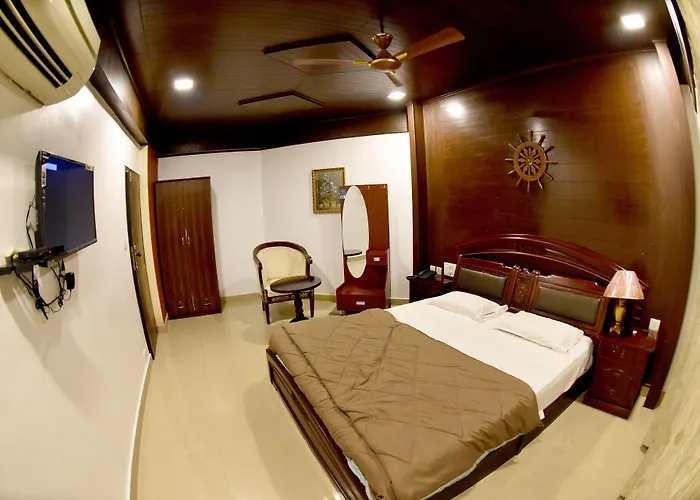 Hotel Sharada International