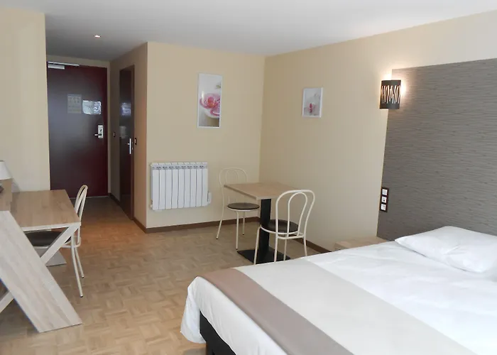Hotel La Pause à Évreux