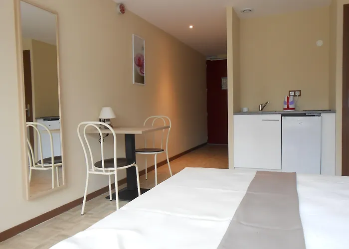 Hotel La Pause à Évreux