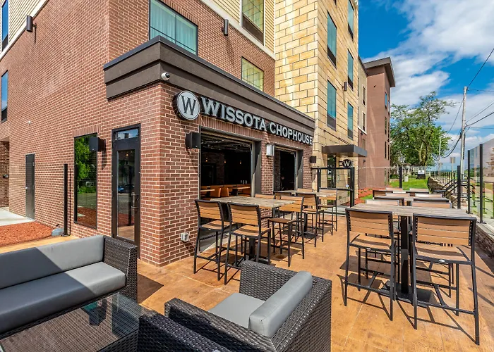 Cobblestone Hotel & Suites Hartford