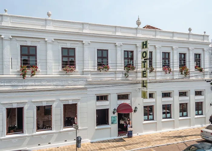 Central Palace Hotel