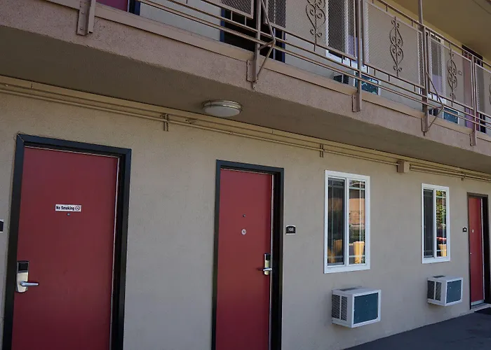 Budget Inn Lax-Lawndale
