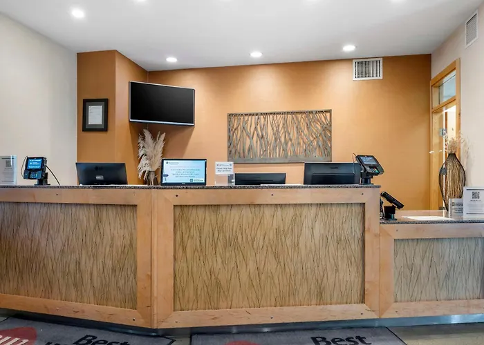 Best Western Plus Kelowna Hotel & Suites