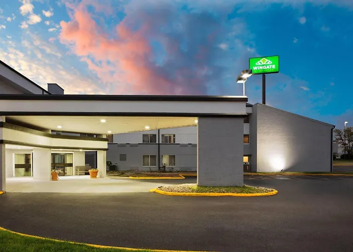 Wingate By Wyndham Lincoln Airport East I-80 Hotel