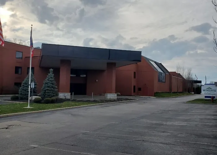 Holiday Inn Express & Suites Mentor - Banquet Center By Ihg