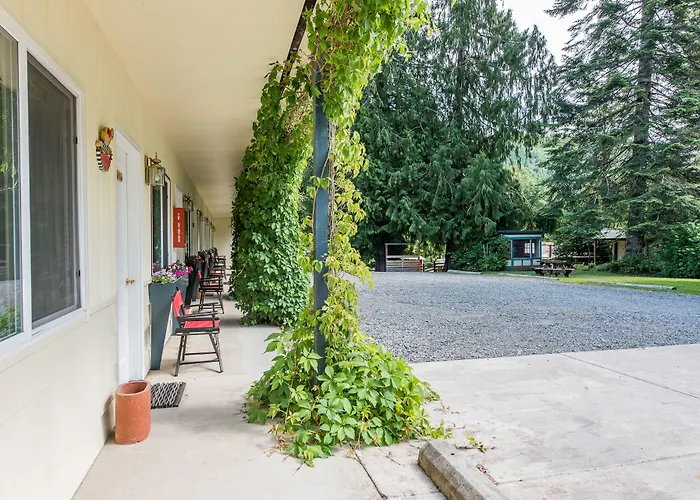 Emerald Valley Inn