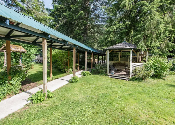 Emerald Valley Inn