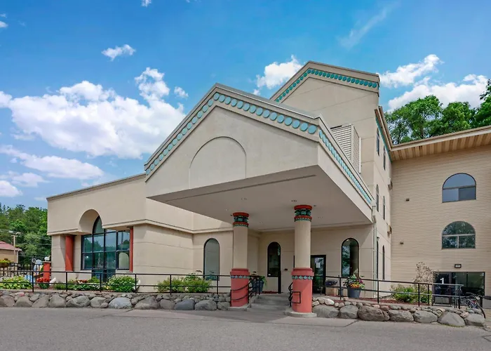 Atlantis Family Waterpark Hotel, An Ascend Collection Hotel Lake Delton