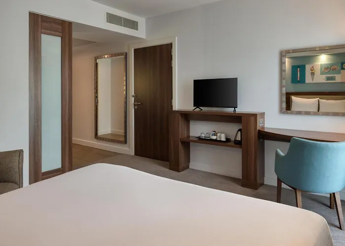 Hotel Hampton By Hilton Bournemouth