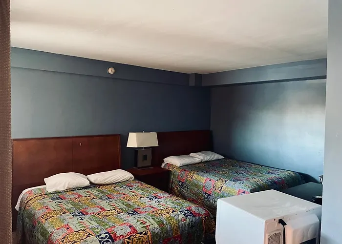 Skylark Motel