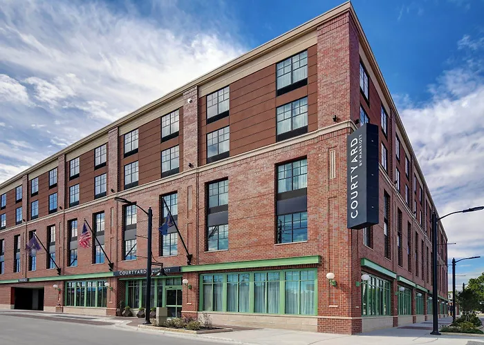Courtyard By Marriott Manhattan Aggieville