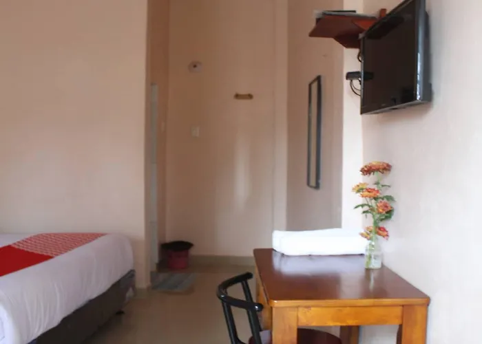 Oyo Flagship 2799 Berastagi Backpacker Rooms