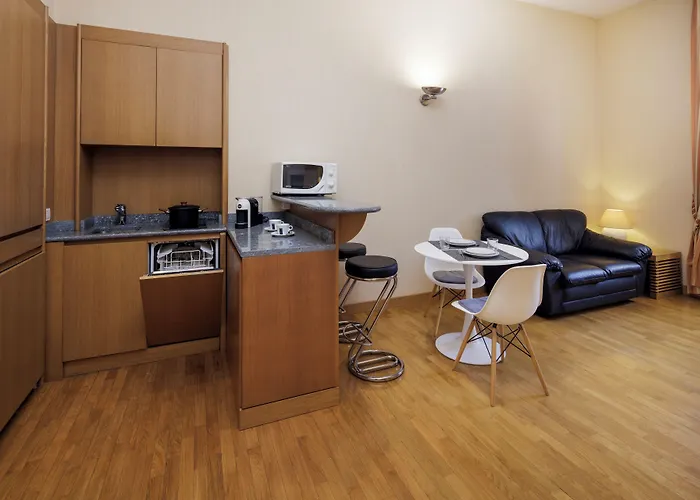 Dynasty Suites Downtown Apartments