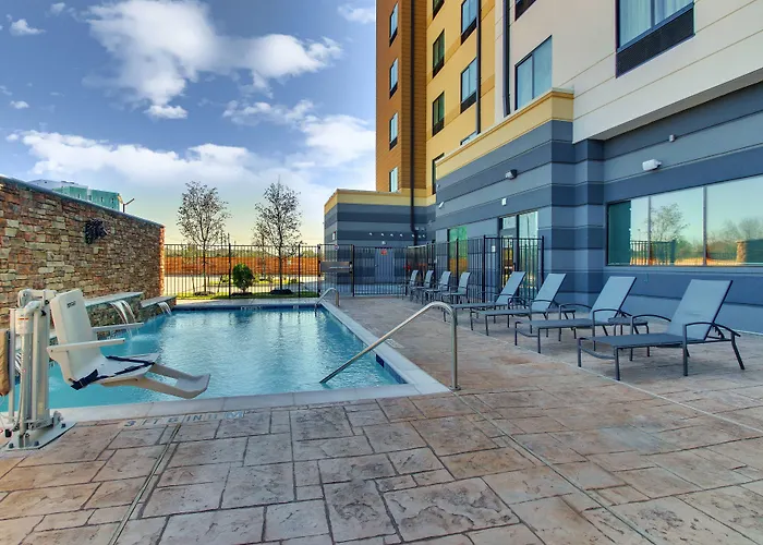Fairfield Inn And Suites By Marriott Houston Brookhollow