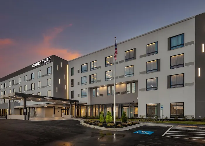 Courtyard By Marriott Conway