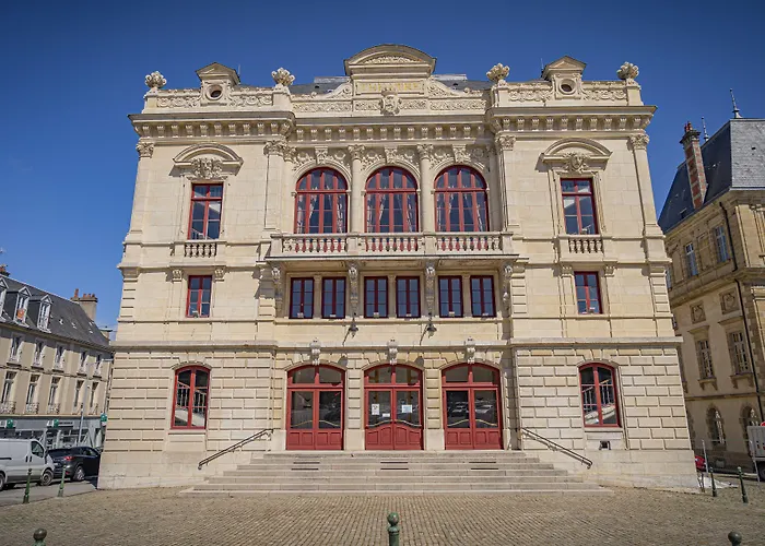Logis Hôtel Du Commerce Autun