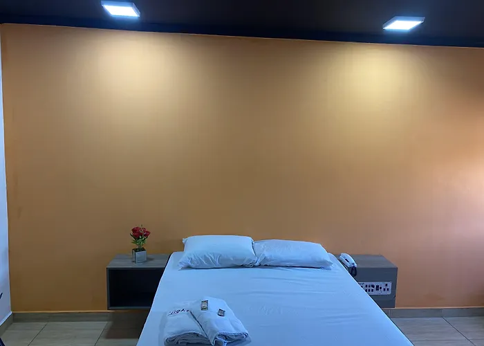 Light Motel