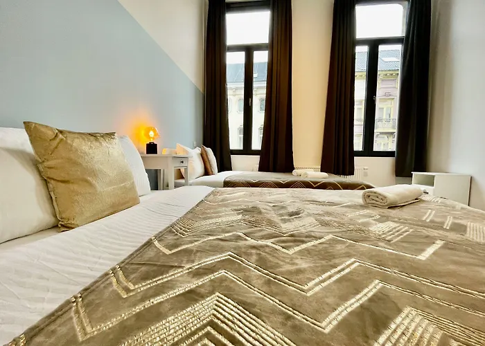 OneLuxStay near Fashion District
