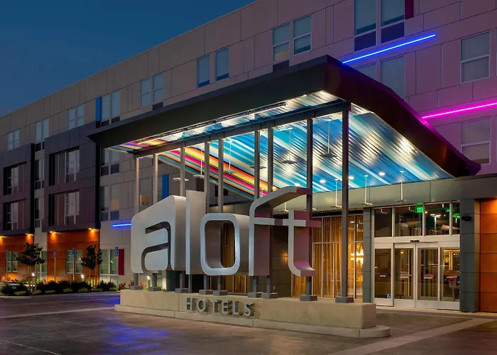 Aloft Atlanta At The Battery Atlanta