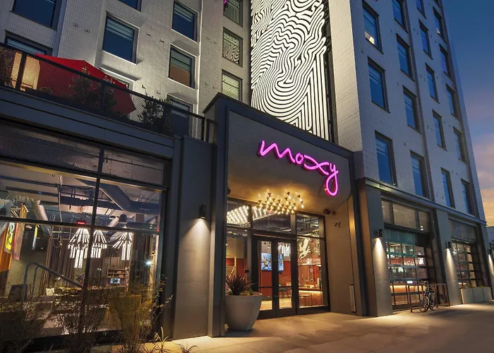 Moxy Oakland Uptown Hotel
