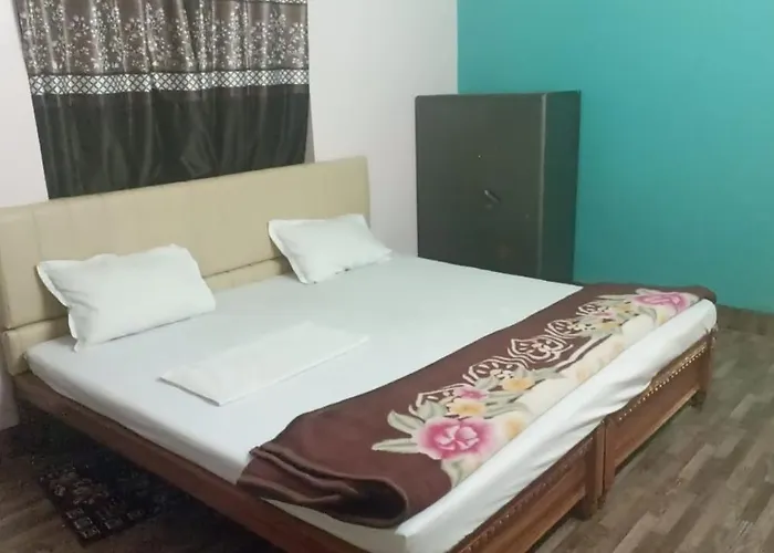 Aakarsh Hill View Hotel