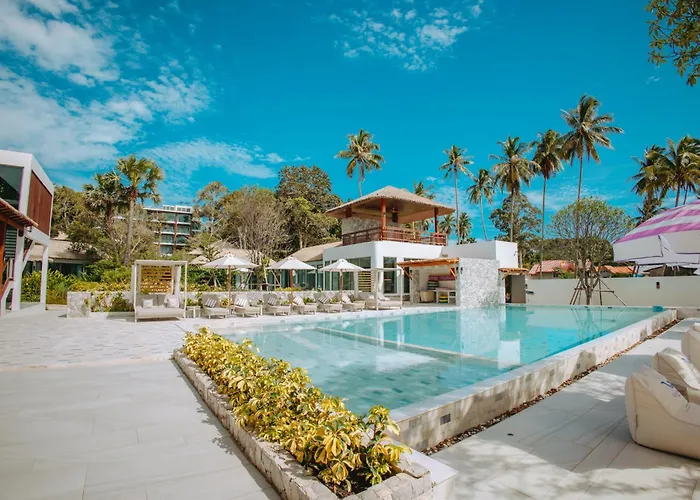 Luxtalay Khanom Hotel