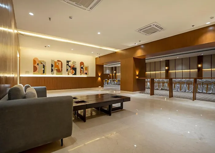 Sunday Hotel & Convention Centre By Checkin, Vadodara
