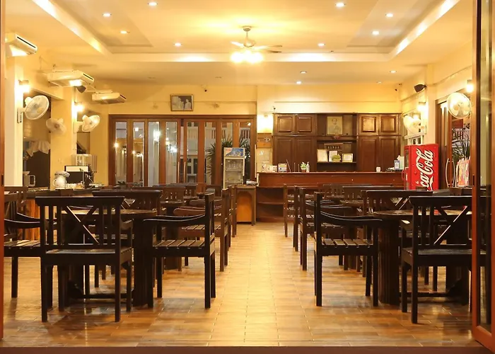 Poonnagunn Hotel